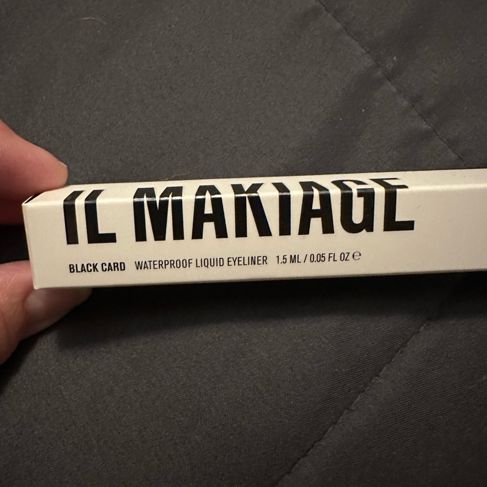 IL MAKIAGE liquid eyeliner
